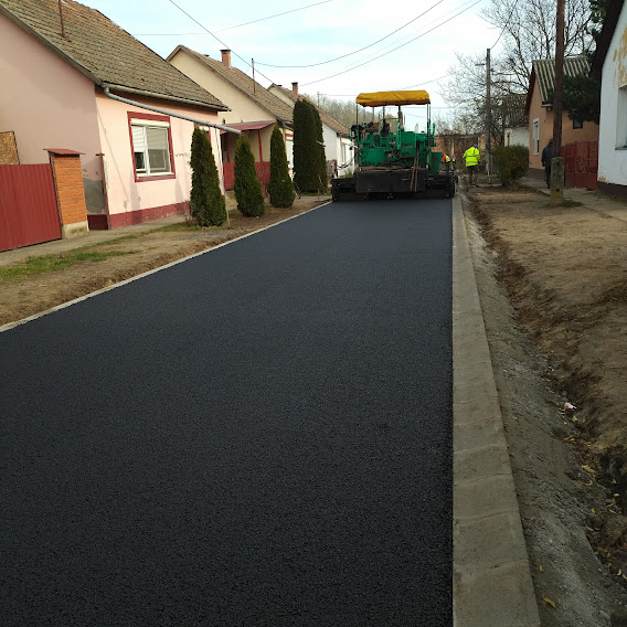 Vasvári utca és a Klapka utca aszfaltozás